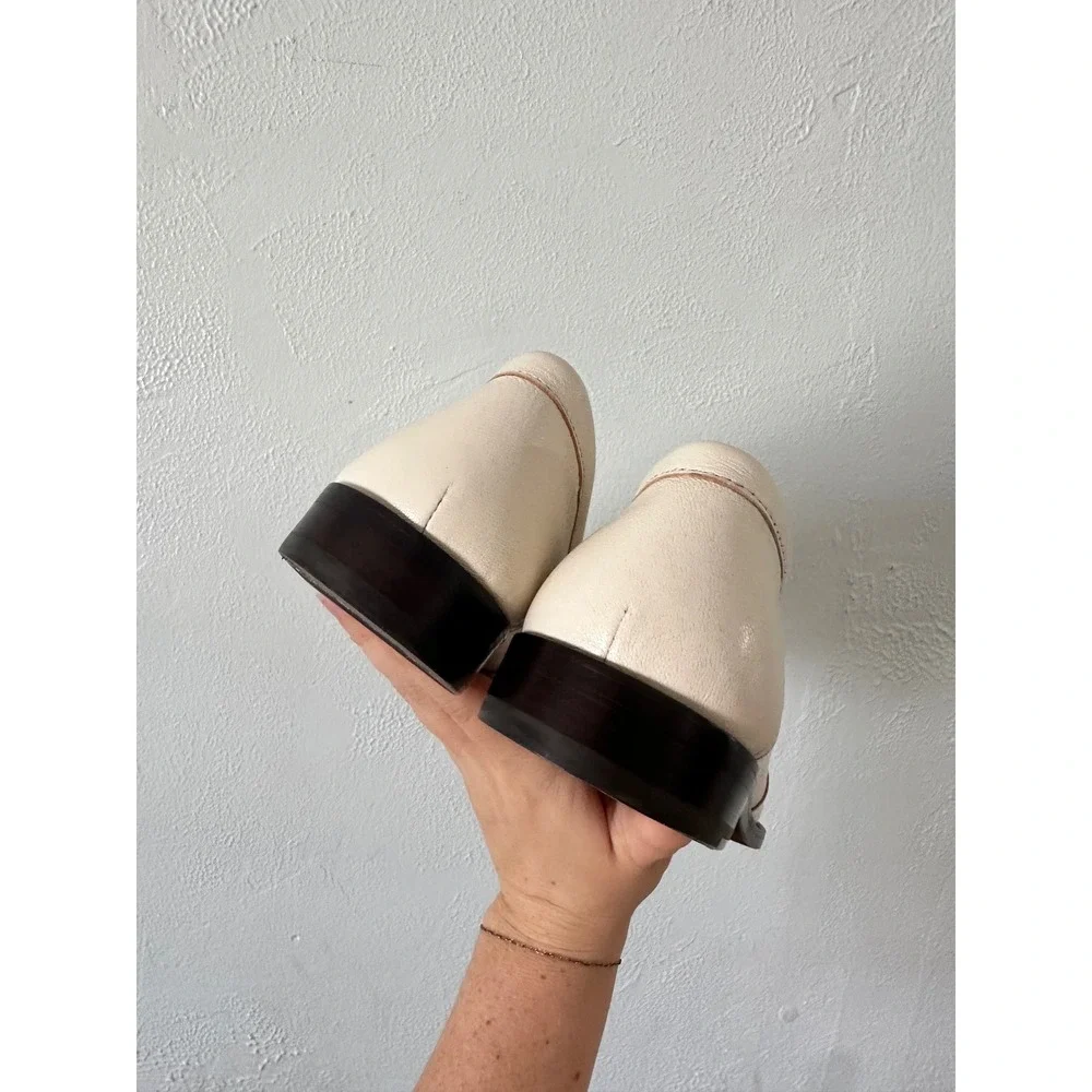 Tory Burch Cream Leather Scalloped Logo‎ Loafers Ivory Low Heel Flats Slip On